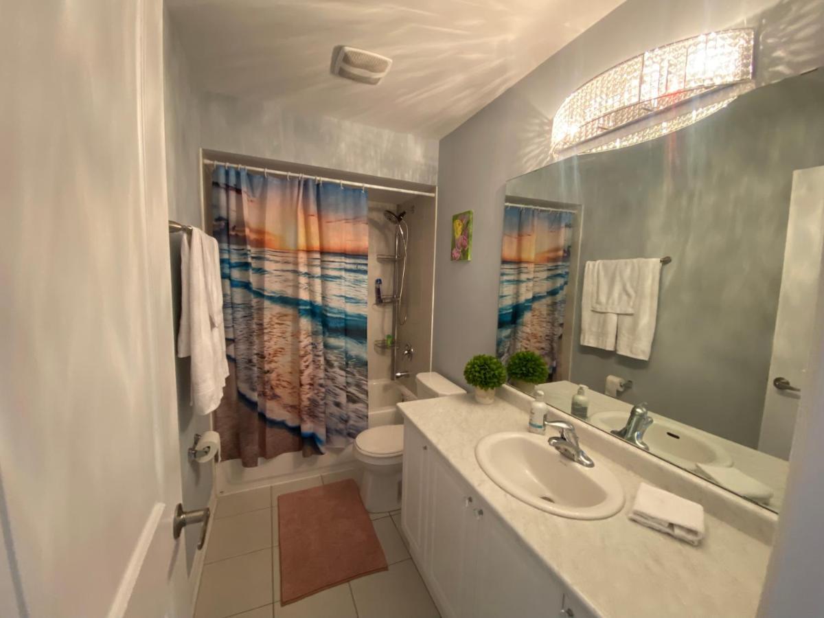 2 Bedroom With 2 Ensuites Unit In Richmond Hill Bagian luar foto